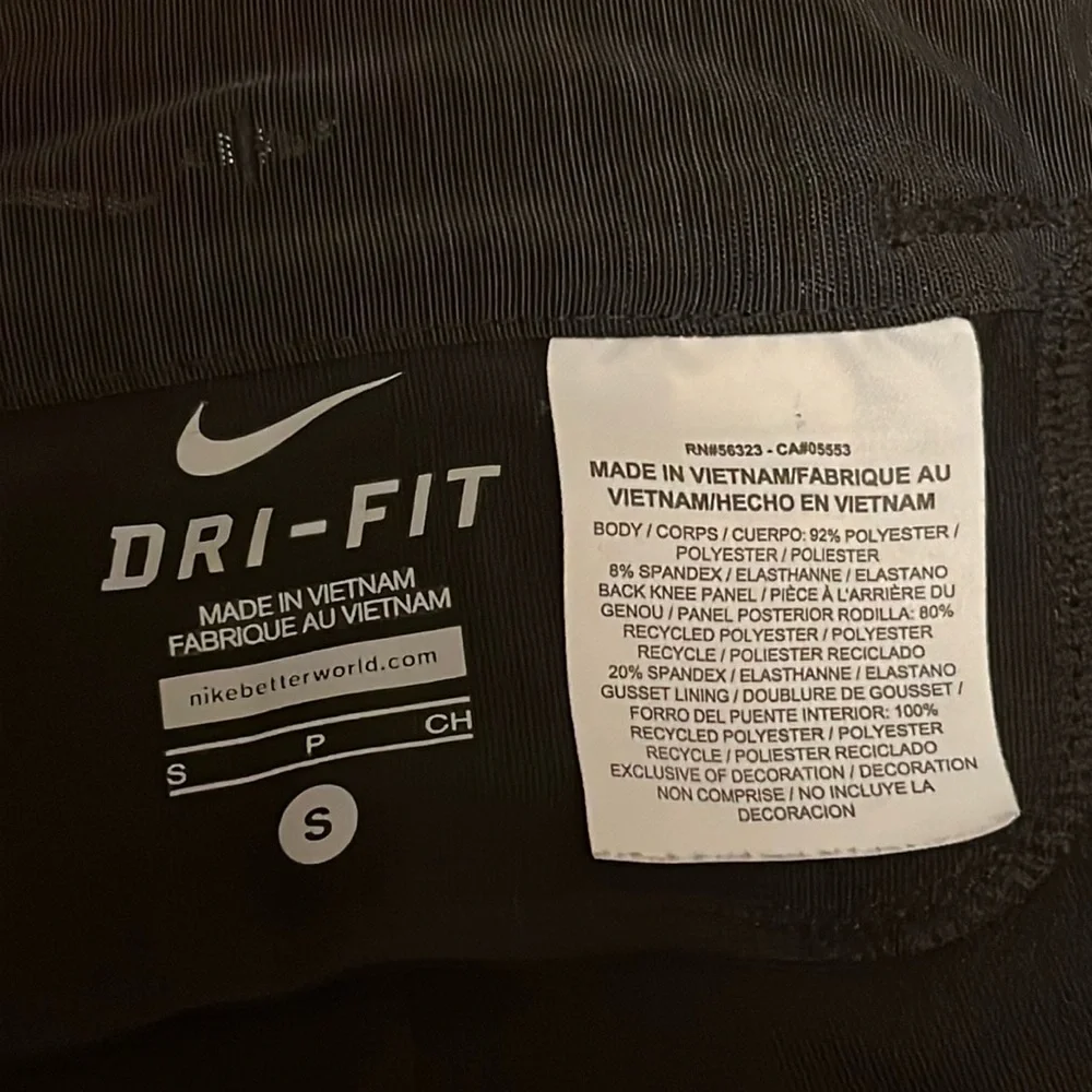 Nike Black Dri Fit Running Capri Stretch Waist Womens Small